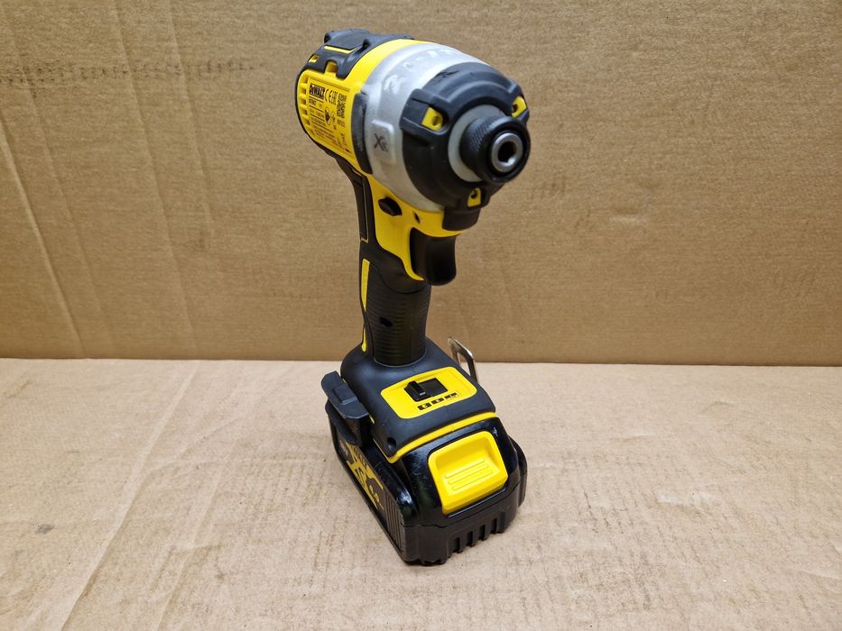 Zakrętarka DeWalt DCF 887 4.0Ah oryginał