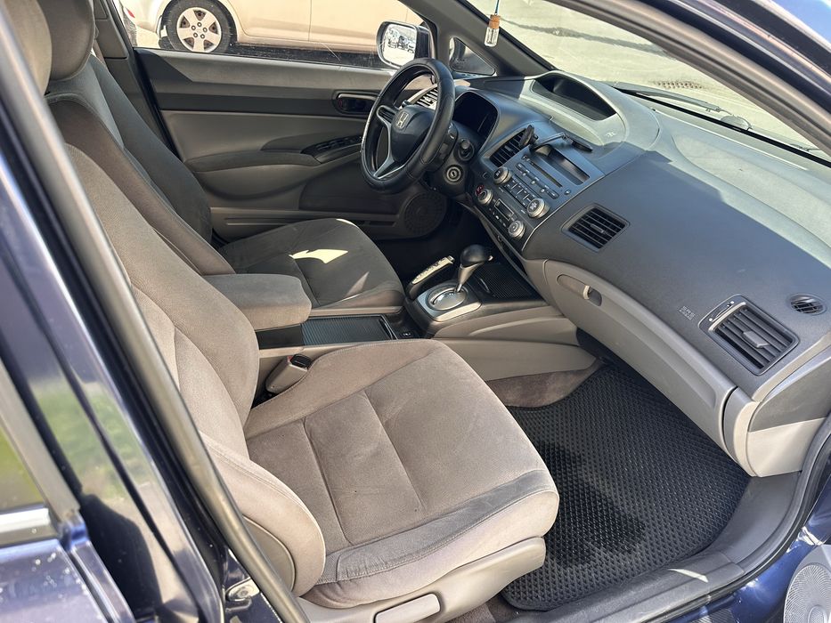 Продам Хонда Сивик 4D мотор 1.8 автомат