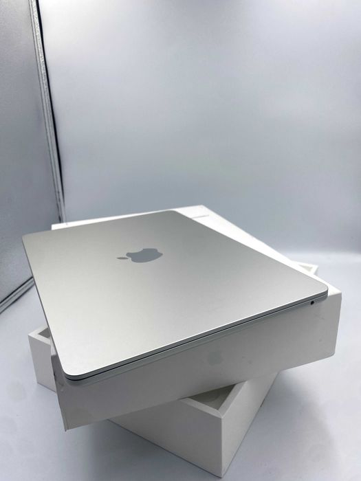 Ноутбук Apple MacBook Air 13" M2 16/256GB Silver (MC7V4) 2024