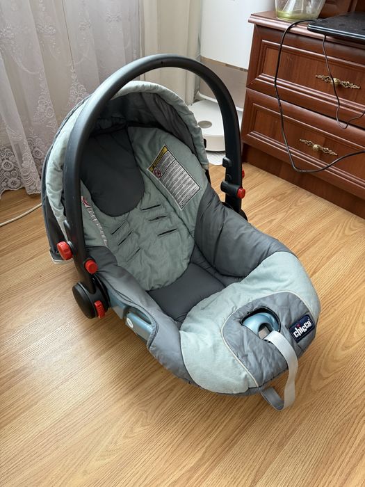 Автокрісло chicco 0-13kg