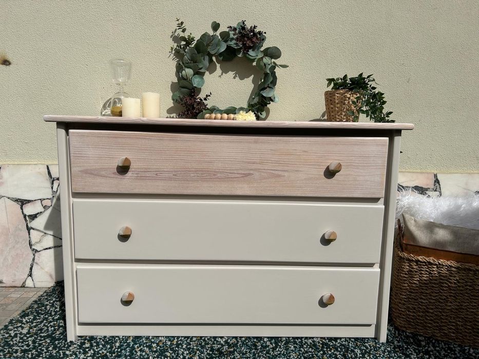 Cómoda com 3 Gavetas
