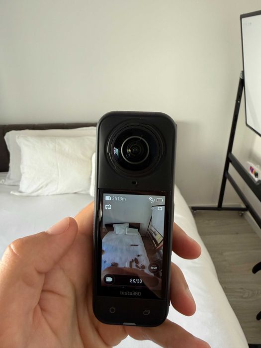 Câmara 360 Insta360 X5 com acessórios