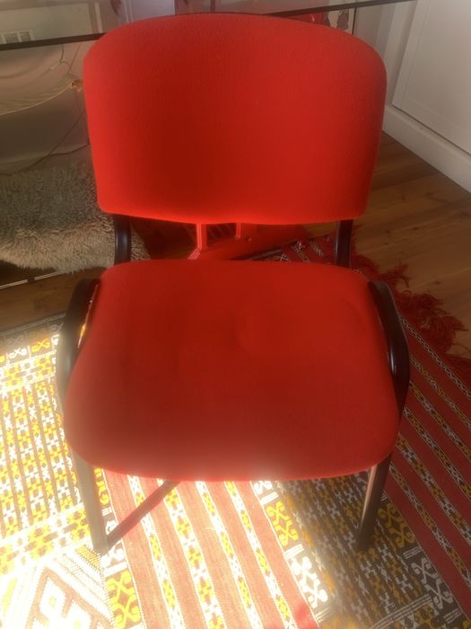 Cadeira de escritório vermelha