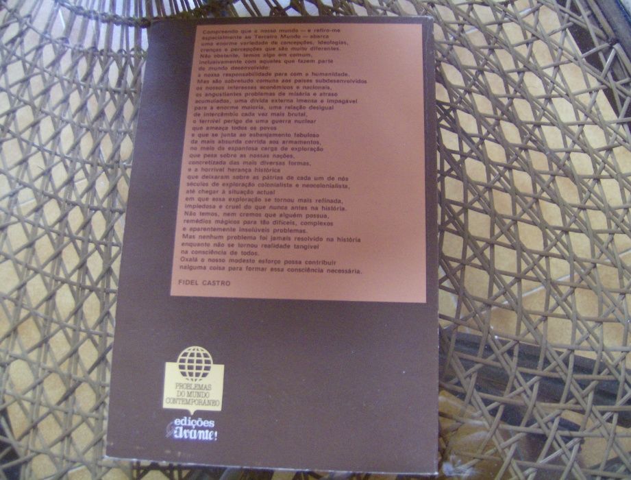 Livro de Fidel Castro - A crise económica e social no mundo