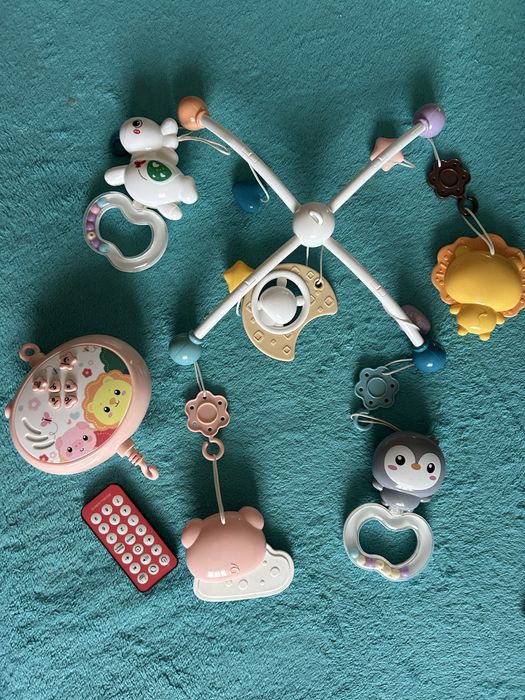 Мобіль музичний рожевий + проектор