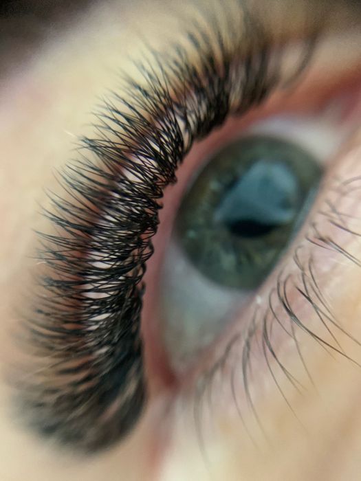 Ресницы Вишневое