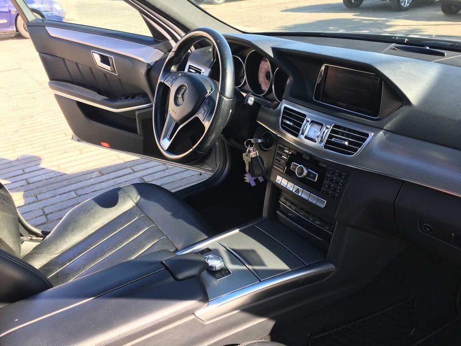 Mercedes-Benz E 300 — fotografia 8