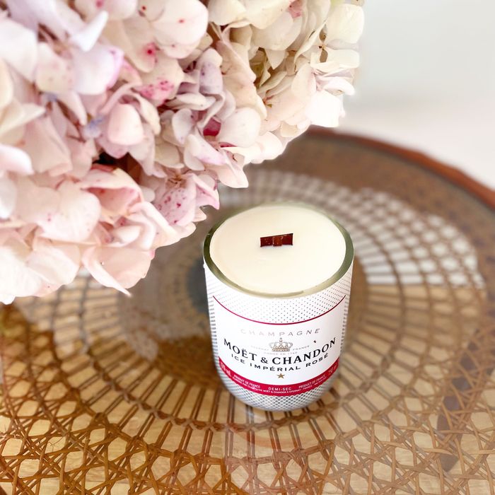 Velas feitas de garrafas de champanhe