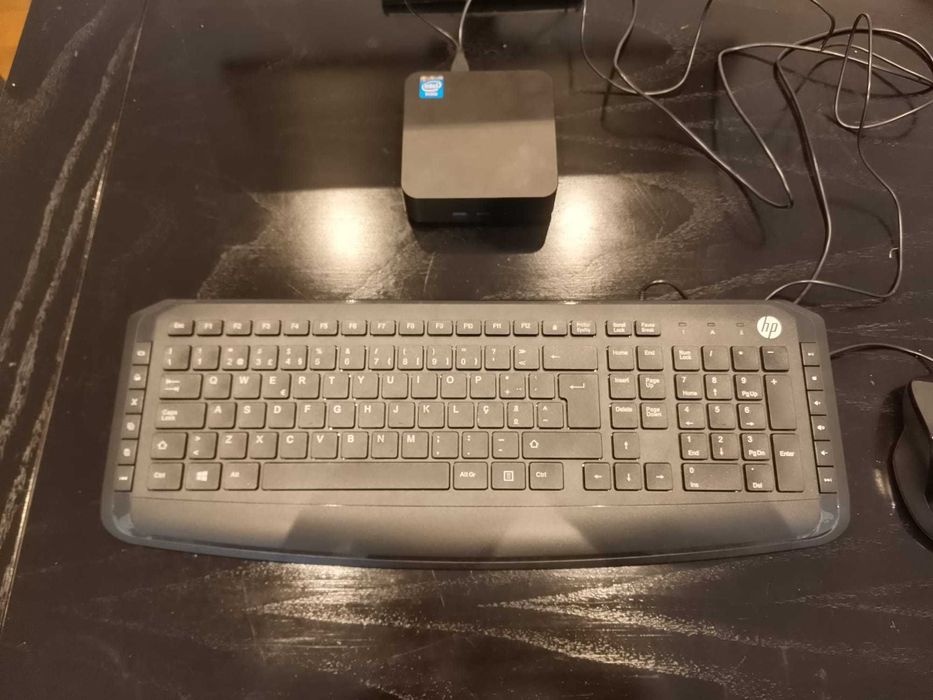 Mini PC de mesa com processador Intel Celeron N5095A