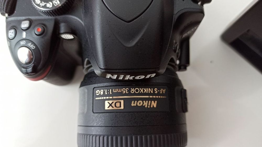 Фотоапарат Nikon D3200 + обʼєктив Nikkor 35mm f/1.8g