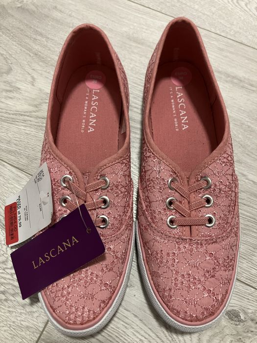 Trampki rozowe nowe metka