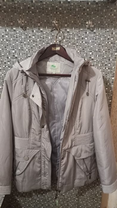 Женская ветровка.