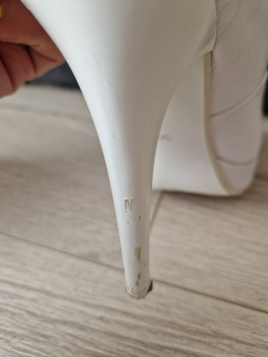 Buty ślubne białe