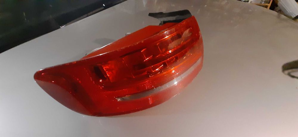Задние фонари Audi A4 B8 ОЕМ 8K9 945 095 B, 8K9 945 093 B