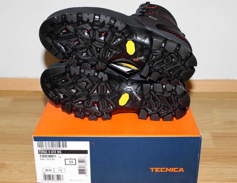 Треккинговые, горные ботинки TECNICA. Италия 39,40,41