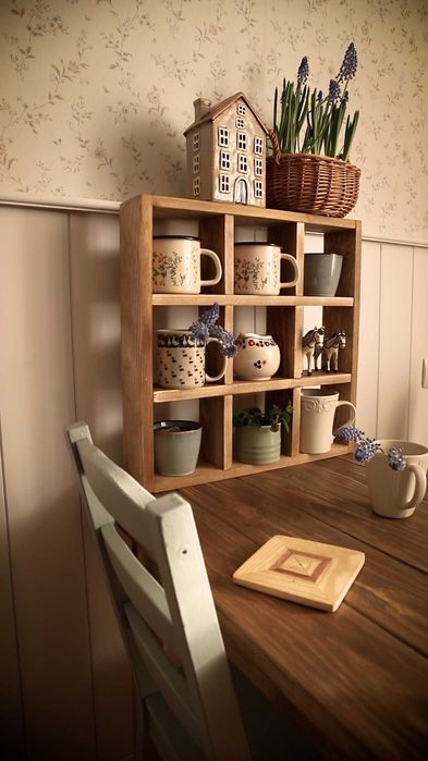 Drewniana półka na kubki, półka do kuchni, prezent