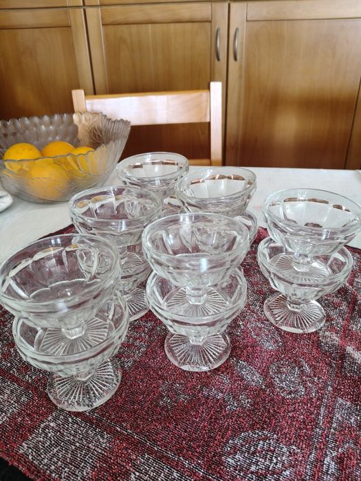 Conjunto vintage de 12 taças em cristal