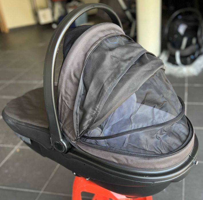 Alcofa Chicco com Kit Car incluído