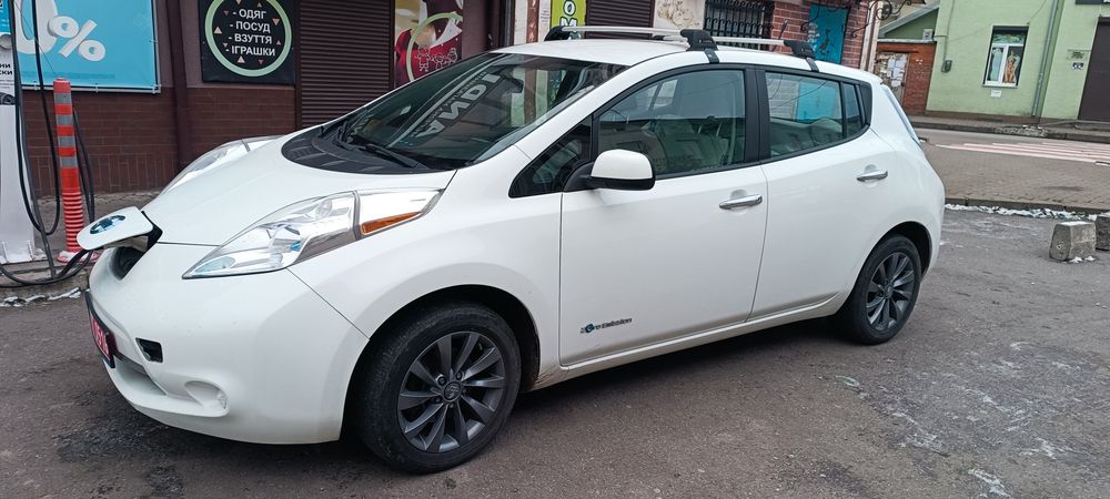 Продам свіже пригнане авто ! Не з Америки ! Не битий , не крашений ! Стан ідеальний ! Комплект резини за домовленістю ! Проїзджає 100-120 км! 10/12 палок! Звоніть , приїжджайте на огляд в місто Ужгород! Більше фото і відео скину в лічку!