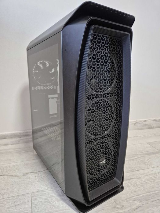якісний ATX корпус AeroCool Aero One Eclipse з райзером вертикального встановлення відеокарти