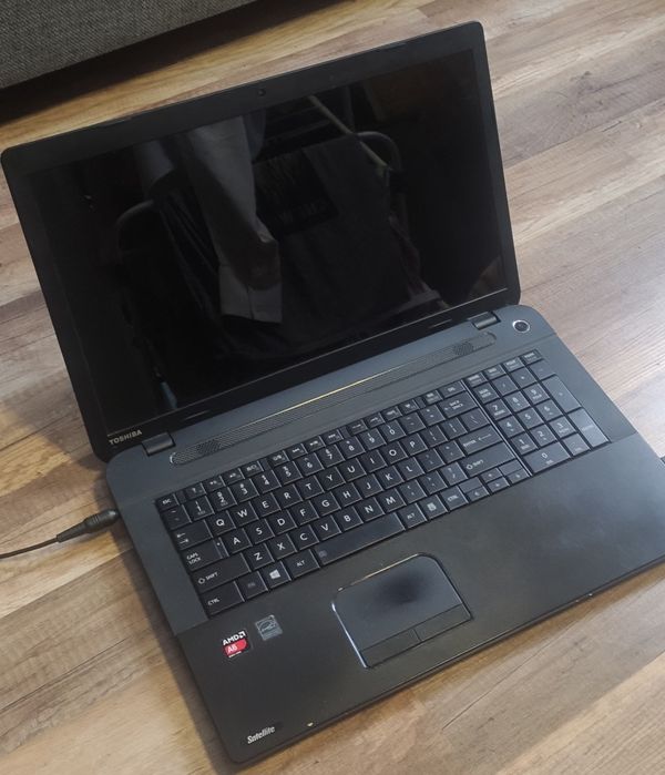 Toshiba Satellite C70D - A - 11D AMD A6 /8GB/ 500GB 17"