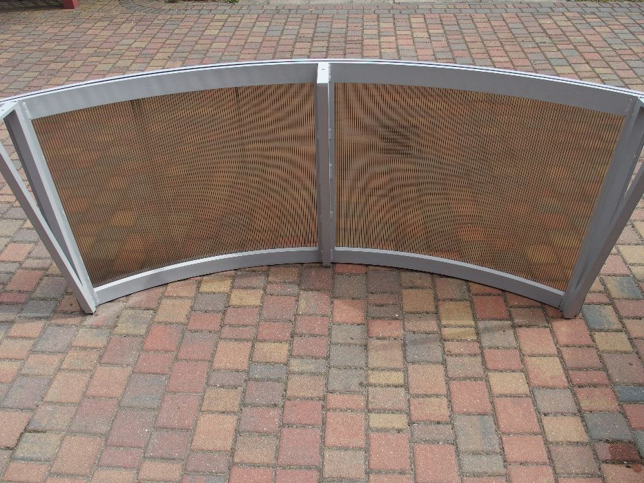 Zadaszenie nad drzwi