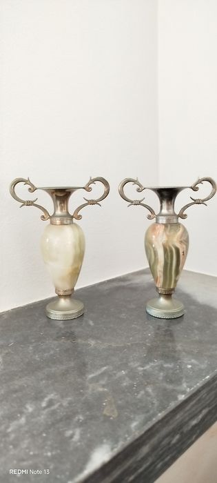 2 vasos em Onix e metal
