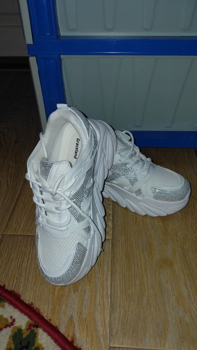 Стильные кросовки