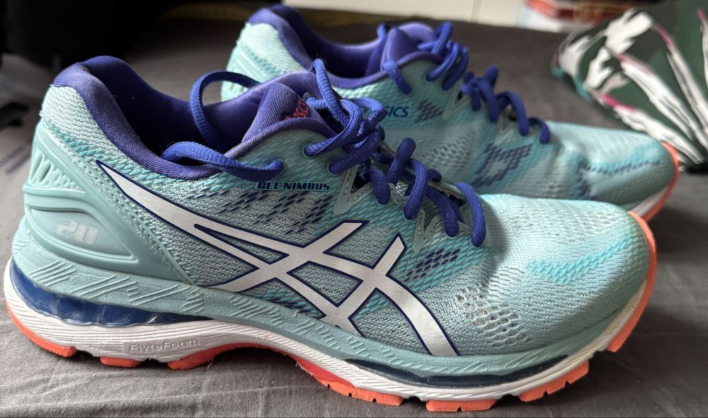 Buty do biegania ASICS Nimbus 20 r. 40