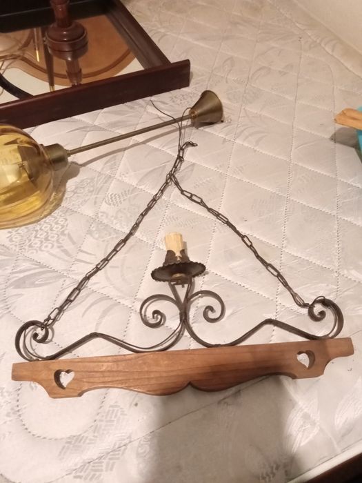 Candeeiro muito antigo .