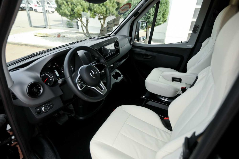 Wynajem NOWY LUKSUSOWY Kamper Mercedes  / 4 Osobowy