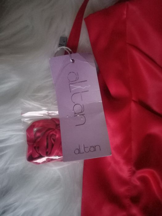 sukienka wieczorowa czerwień bal studniowka  wesele tren nowa FisTan A