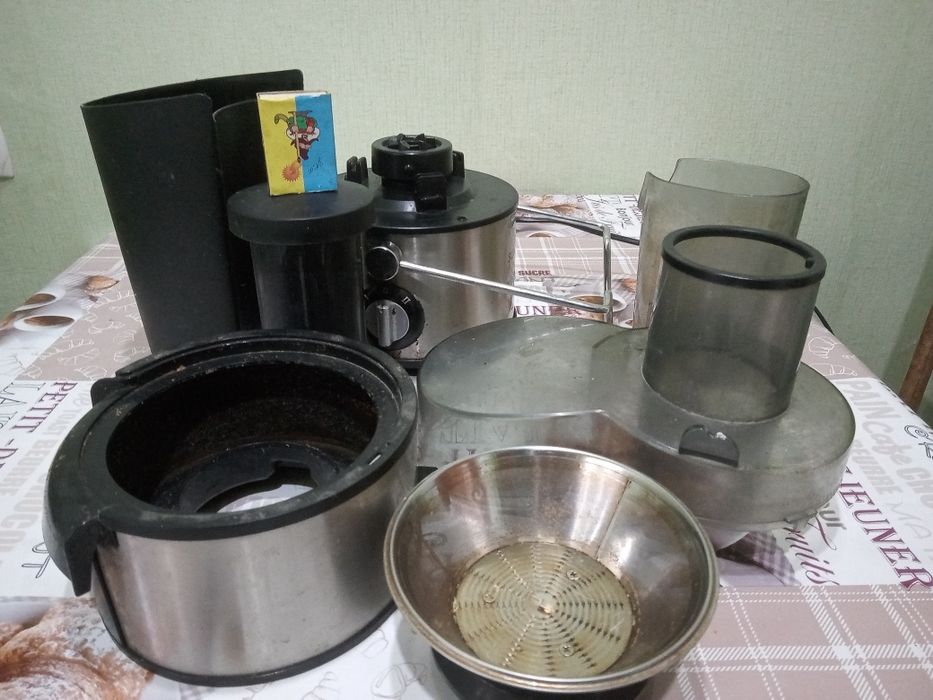 Соковыжималка электрическая