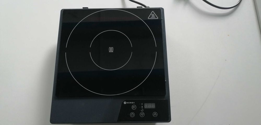 Profesjonalna kuchenka indukcyjna Hendi 1800W (Model 239209)