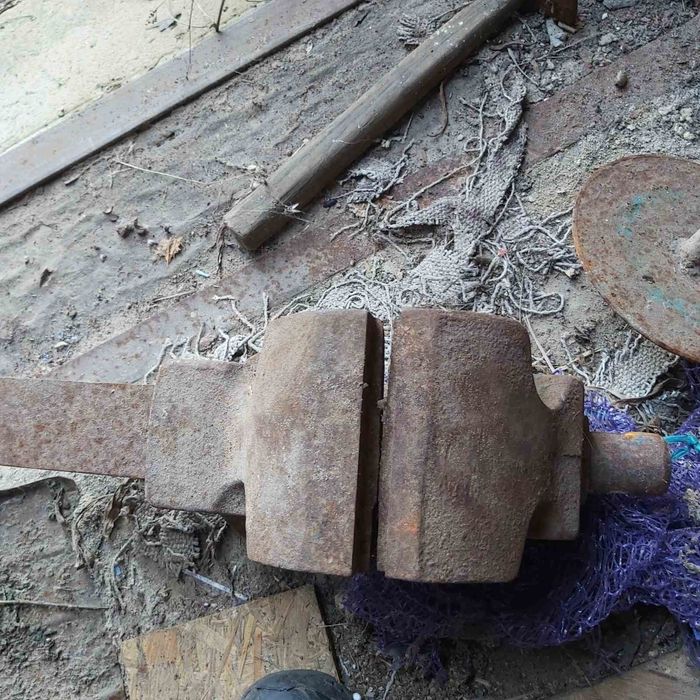 Тиски советские 2 штуки: 3 000 грн. - Ручной инструмент Чернигов на Olx