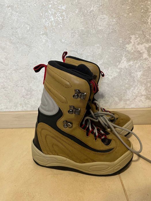 Дитячі боти для сноуборда 36 розмір