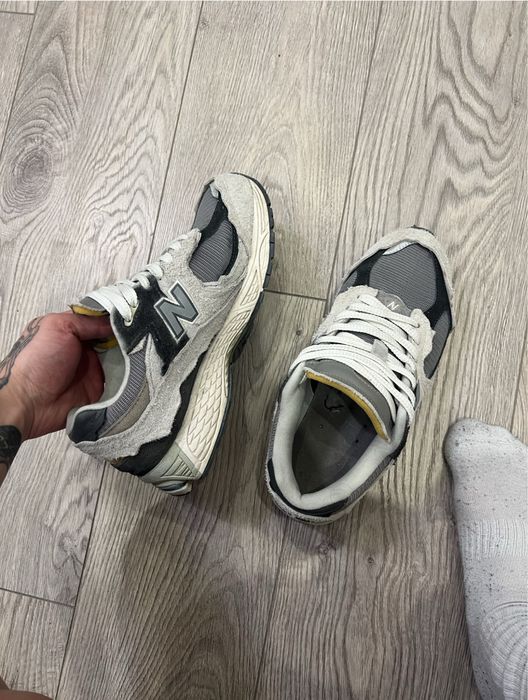 obuwie new balance 2002r