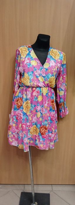 Sukienka elegancka w kwiatuszzki
