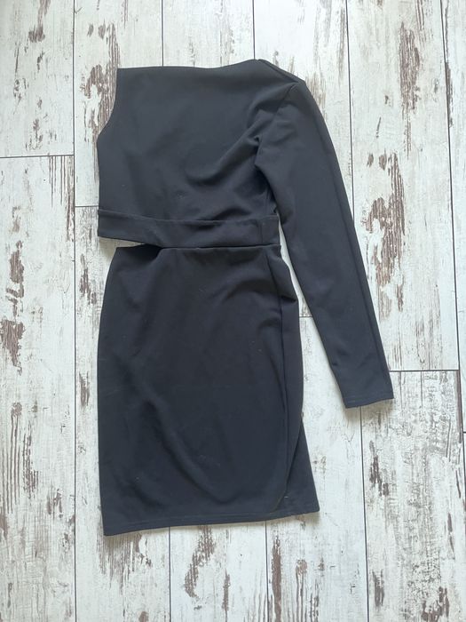 Czarna Sukienka Mini PrettyLittleThing 34