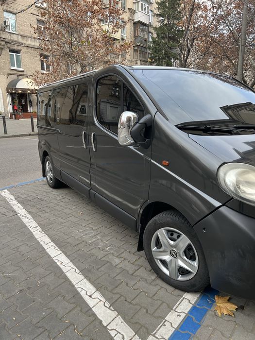 Опель Віваро 2003 року в гарному стані