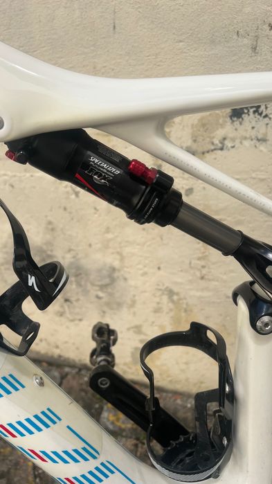 Bicicleta BTT Specialized suspensão total L