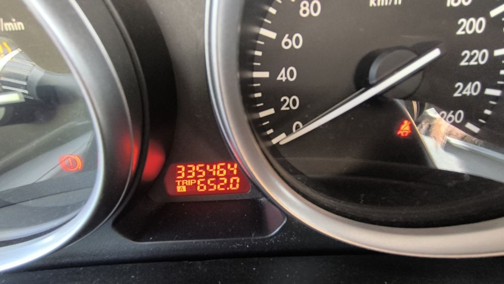 Мазда 6 2010 року