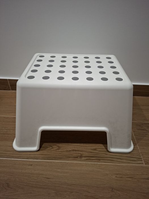 Banco doméstico em plástico