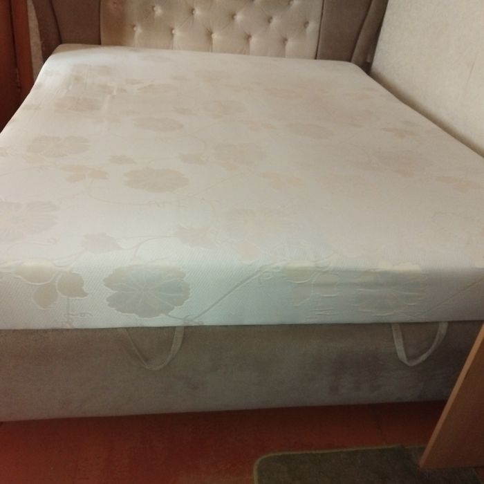 Ліжко двухспальне