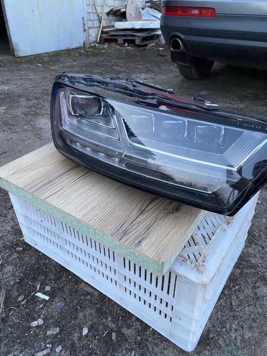 Правая Фара Ауди q7