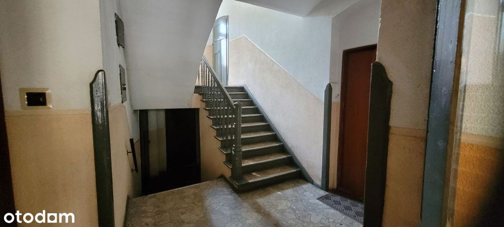 Przestronne, I piętro 2 pokoje, kamienica
