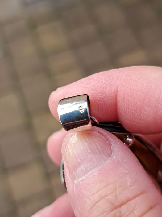 Zawieszka srebro oksydowane 925 z naturalnym antycznym bursztynem bałt