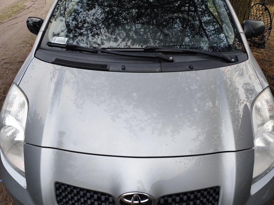 Toyota Yaris II lakier 1F8 maska