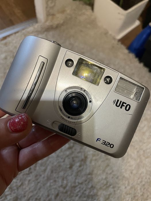 Продам плівковий фотоапарат UFO F320.
