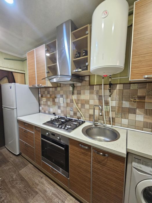 Продам 2-к.кв, с ремонтом, мебелью и техникой, старый  Центр , Рыбасов